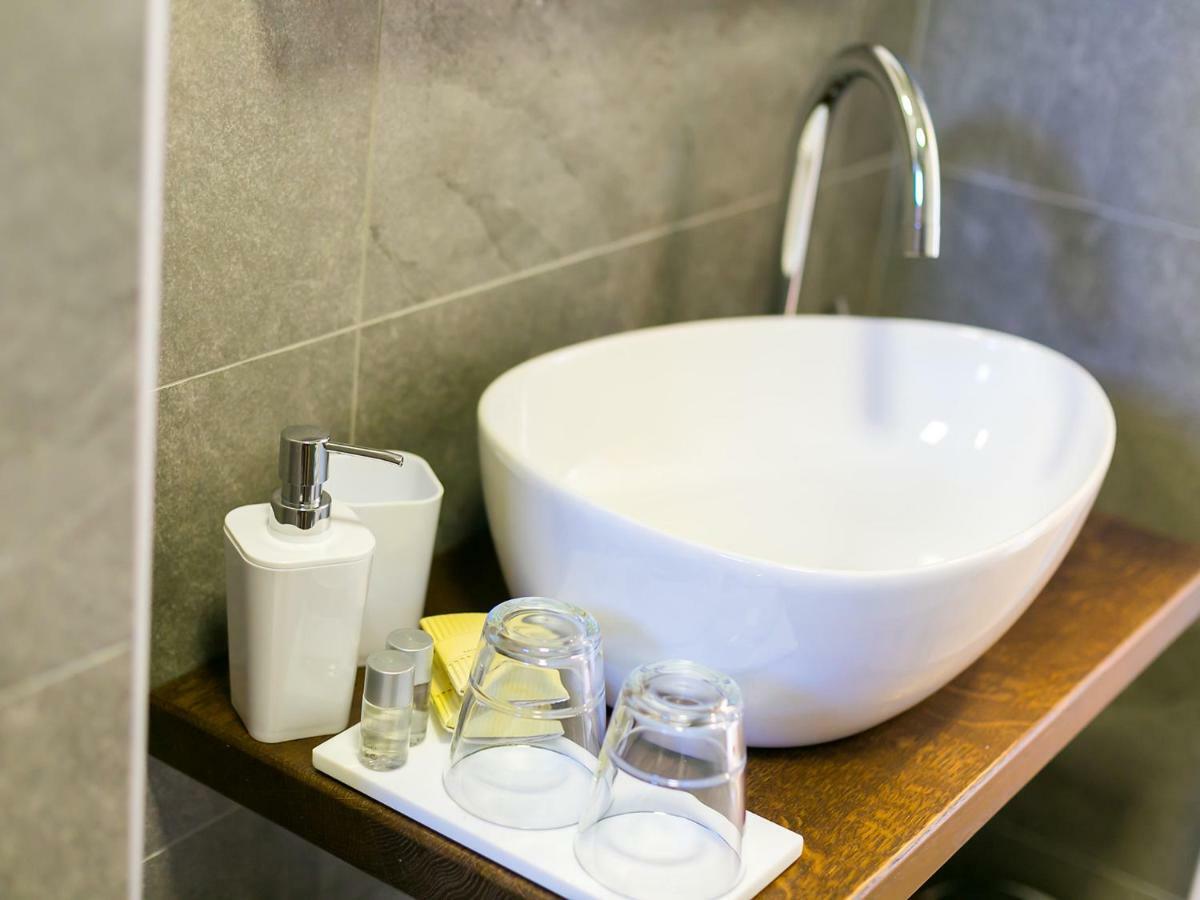 Pool Premium Apartment เวอร์ซาร์ ภายนอก รูปภาพ